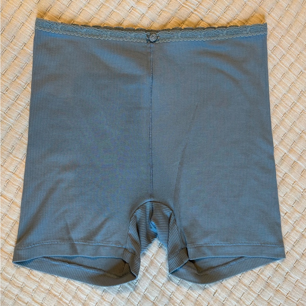 NWT Skims Soft Lounge Lace Short Arctic XS